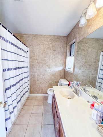 1602 Autumn Breeze Lane, Lewisville, TX 75077