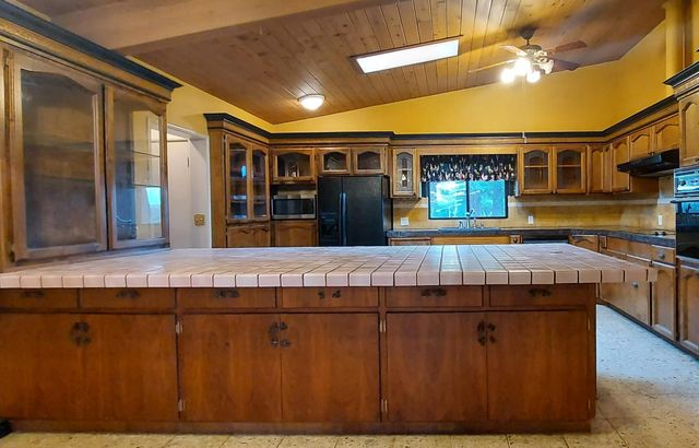 1041 Ruth Ave, Yuba City, CA 95993