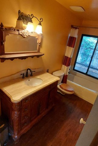 1041 Ruth Ave, Yuba City, CA 95993