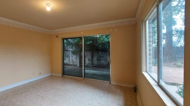 1041 Ruth Ave, Yuba City, CA 95993