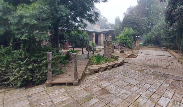 1041 Ruth Ave, Yuba City, CA 95993