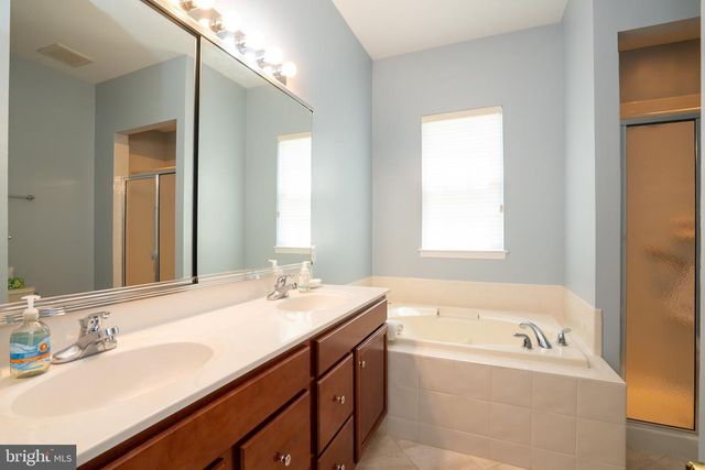 9 COPERNICUS CT, Cranbury, NJ 08512