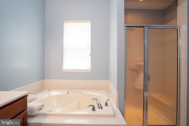 9 COPERNICUS CT, Cranbury, NJ 08512