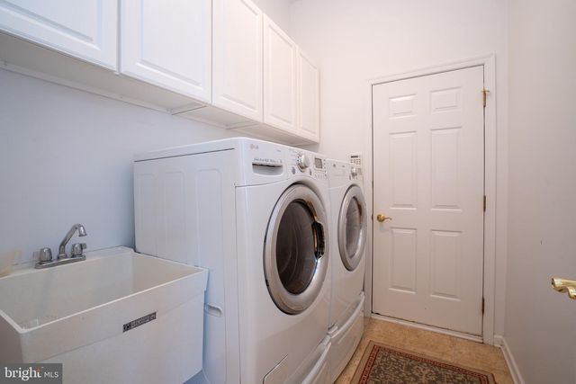 9 COPERNICUS CT, Cranbury, NJ 08512