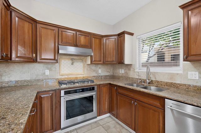 5215 Newberry Way NW, Albuquerque, NM 87120