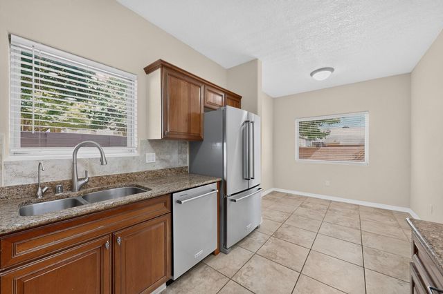 5215 Newberry Way NW, Albuquerque, NM 87120