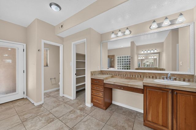 5215 Newberry Way NW, Albuquerque, NM 87120