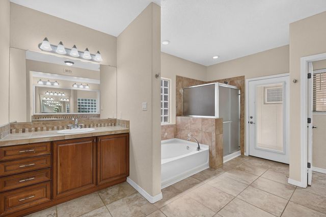 5215 Newberry Way NW, Albuquerque, NM 87120