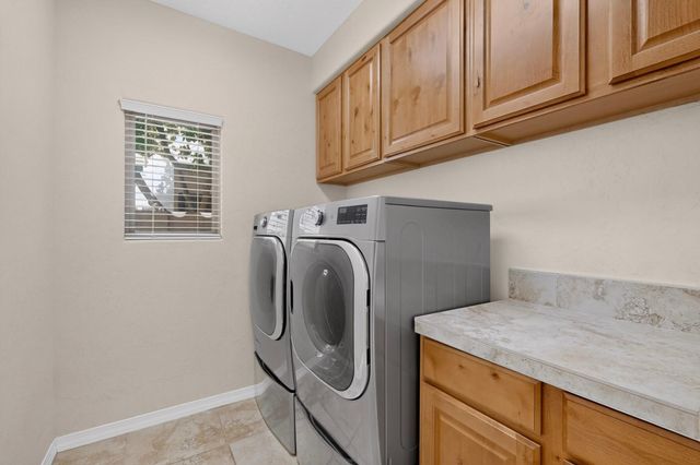 5215 Newberry Way NW, Albuquerque, NM 87120
