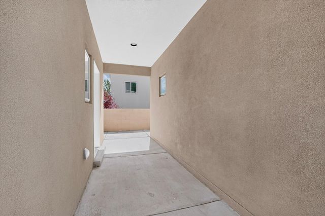 5215 Newberry Way NW, Albuquerque, NM 87120