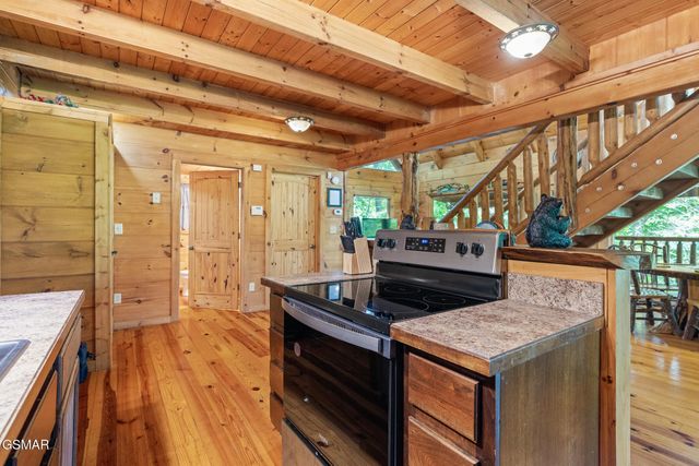 3823 Dollys Drive, Sevierville, TN 37876