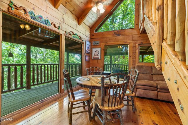 3823 Dollys Drive, Sevierville, TN 37876