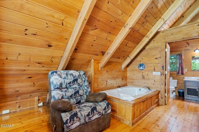 3823 Dollys Drive, Sevierville, TN 37876
