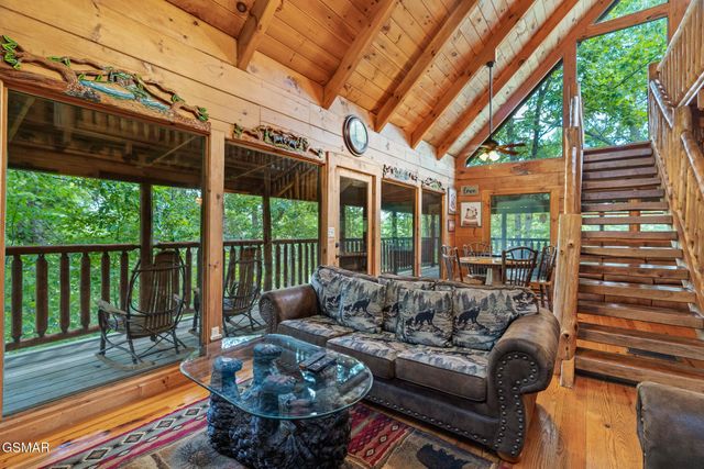 3823 Dollys Drive, Sevierville, TN 37876