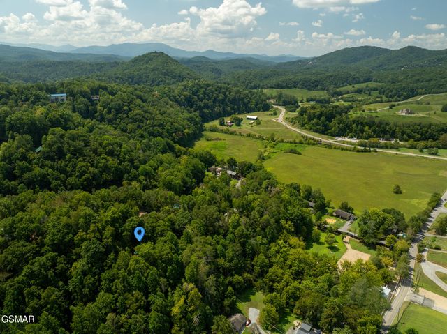 3823 Dollys Drive, Sevierville, TN 37876