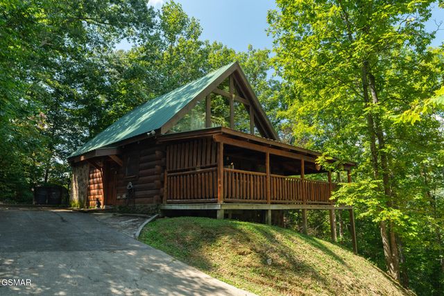 3823 Dollys Drive, Sevierville, TN 37876