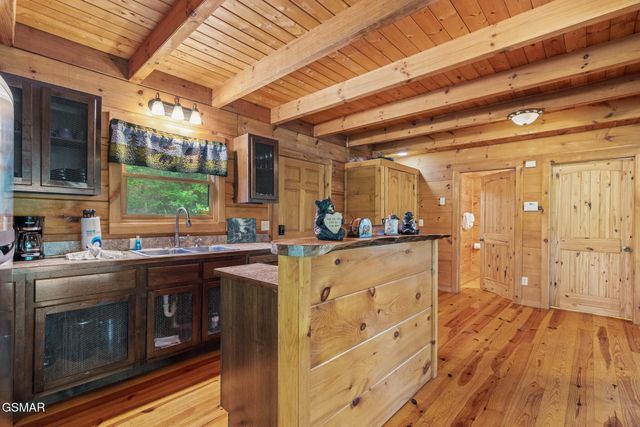 3823 Dollys Drive, Sevierville, TN 37876