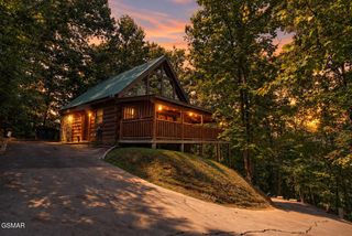 3823 Dollys Drive, Sevierville, TN 37876