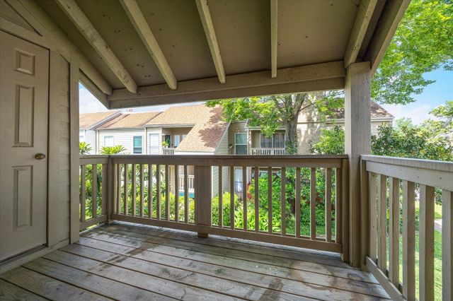 2100 Tanglewilde Street 184, Houston, TX 77063
