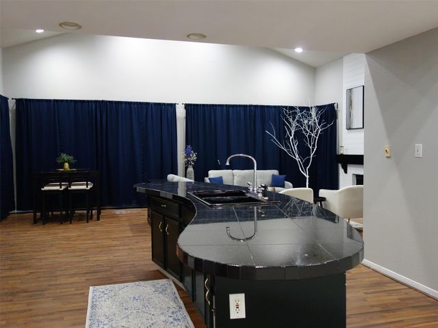 2100 Tanglewilde Street 184, Houston, TX 77063