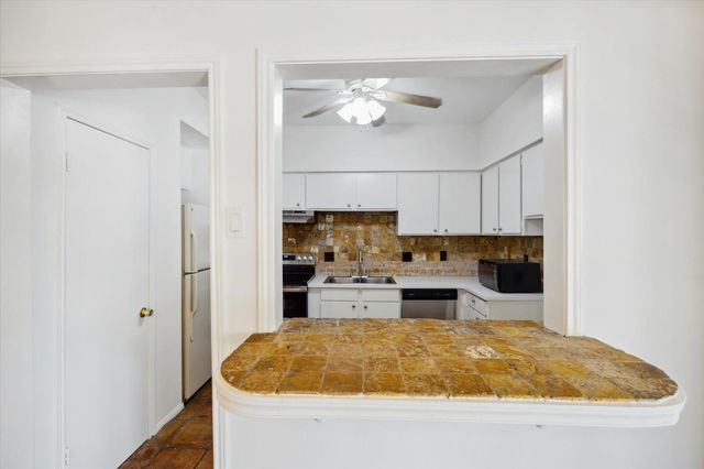 2100 Tanglewilde Street 184, Houston, TX 77063