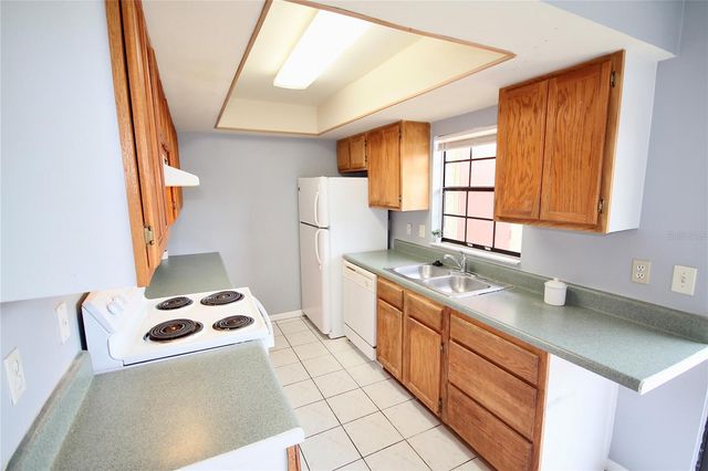 3283 OAK LAKE PLACE 127, Winter Park, FL 32792