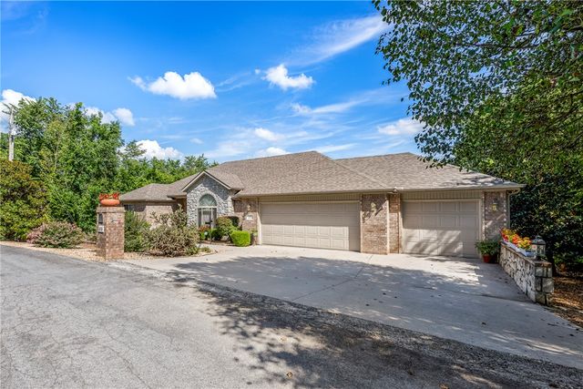 10 Oniell Circle, Bella Vista, AR 72715