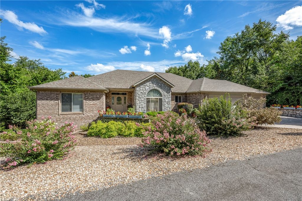 10 Oniell Circle, Bella Vista, AR 72715