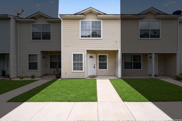 10 Bratton Dr, San Antonio, TX 78245