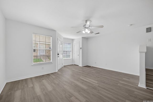10 Bratton Dr, San Antonio, TX 78245