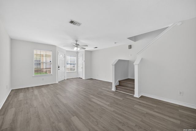 10 Bratton Dr, San Antonio, TX 78245