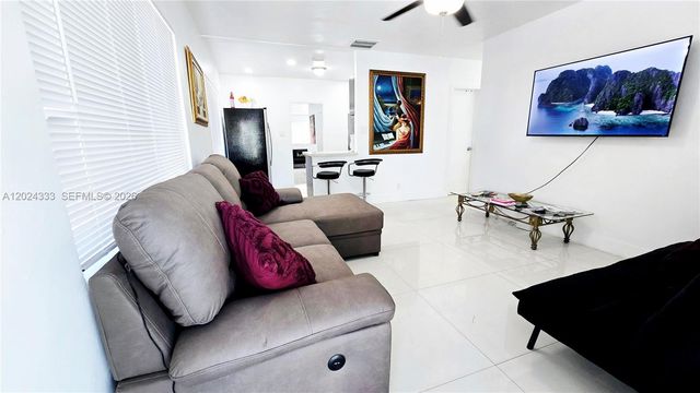 139 NW 14th Way, Dania Beach, FL 33004
