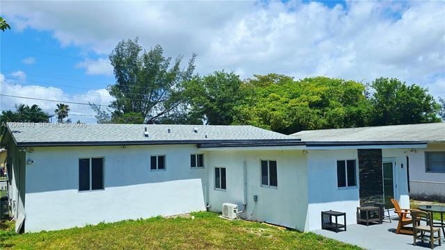 139 NW 14th Way, Dania Beach, FL 33004