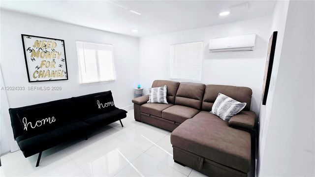 139 NW 14th Way, Dania Beach, FL 33004