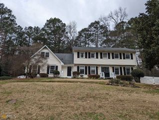 325 Lakeshore Drive NE, Marietta, GA 30067
