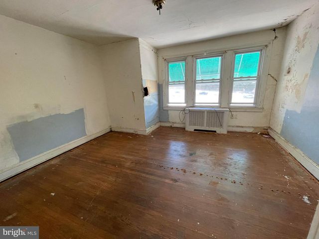 5718 W OXFORD ST, Philadelphia, PA 19131