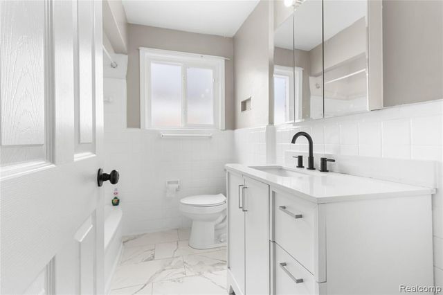 6781 Iowa Street, Hamtramck, MI 48212