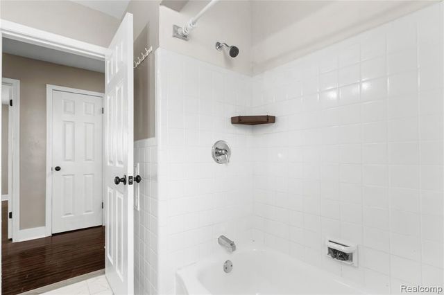 6781 Iowa Street, Hamtramck, MI 48212