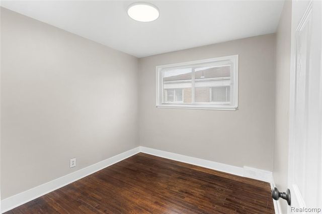 6781 Iowa Street, Hamtramck, MI 48212