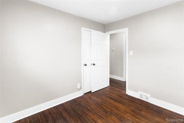 6781 Iowa Street, Hamtramck, MI 48212