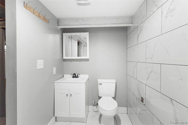 6781 Iowa Street, Hamtramck, MI 48212