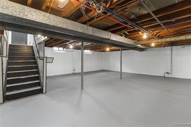 6781 Iowa Street, Hamtramck, MI 48212