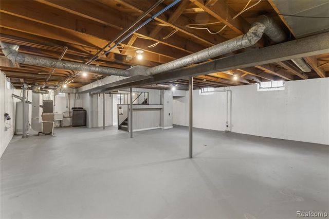 6781 Iowa Street, Hamtramck, MI 48212