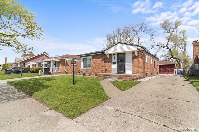 6781 Iowa Street, Hamtramck, MI 48212