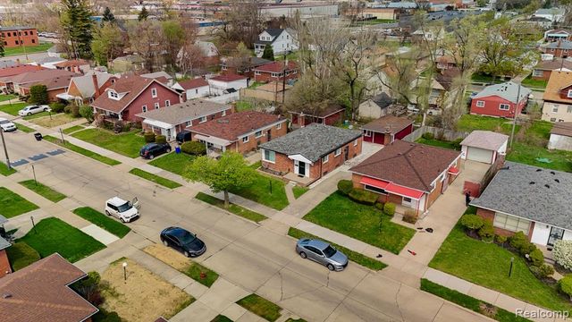 6781 Iowa Street, Hamtramck, MI 48212