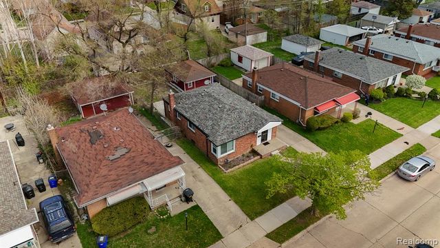 6781 Iowa Street, Hamtramck, MI 48212