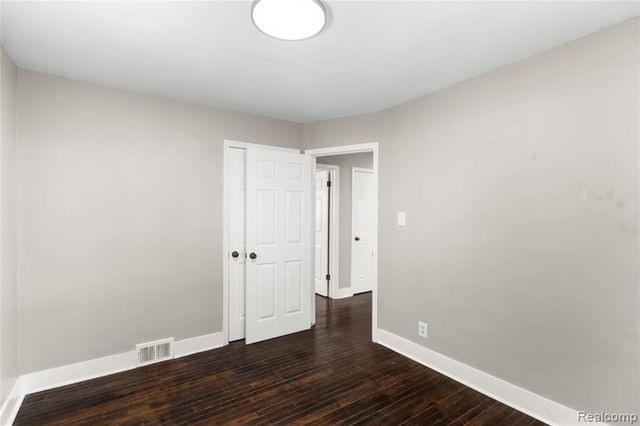 6781 Iowa Street, Hamtramck, MI 48212