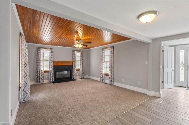 2297 Perrin Creek RD, Hayes, VA 23072