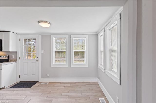 2297 Perrin Creek RD, Hayes, VA 23072