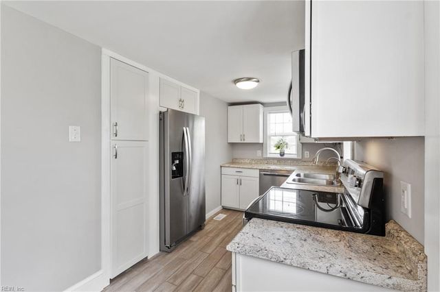 2297 Perrin Creek RD, Hayes, VA 23072